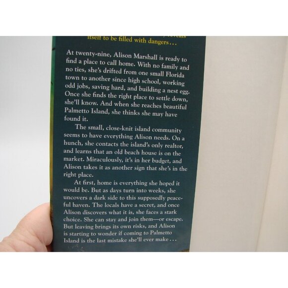 Fern Michaels Fear Thy Neighbor Book Riveting Novel Suspense Hardcover Hardback - Picture 4 of 12